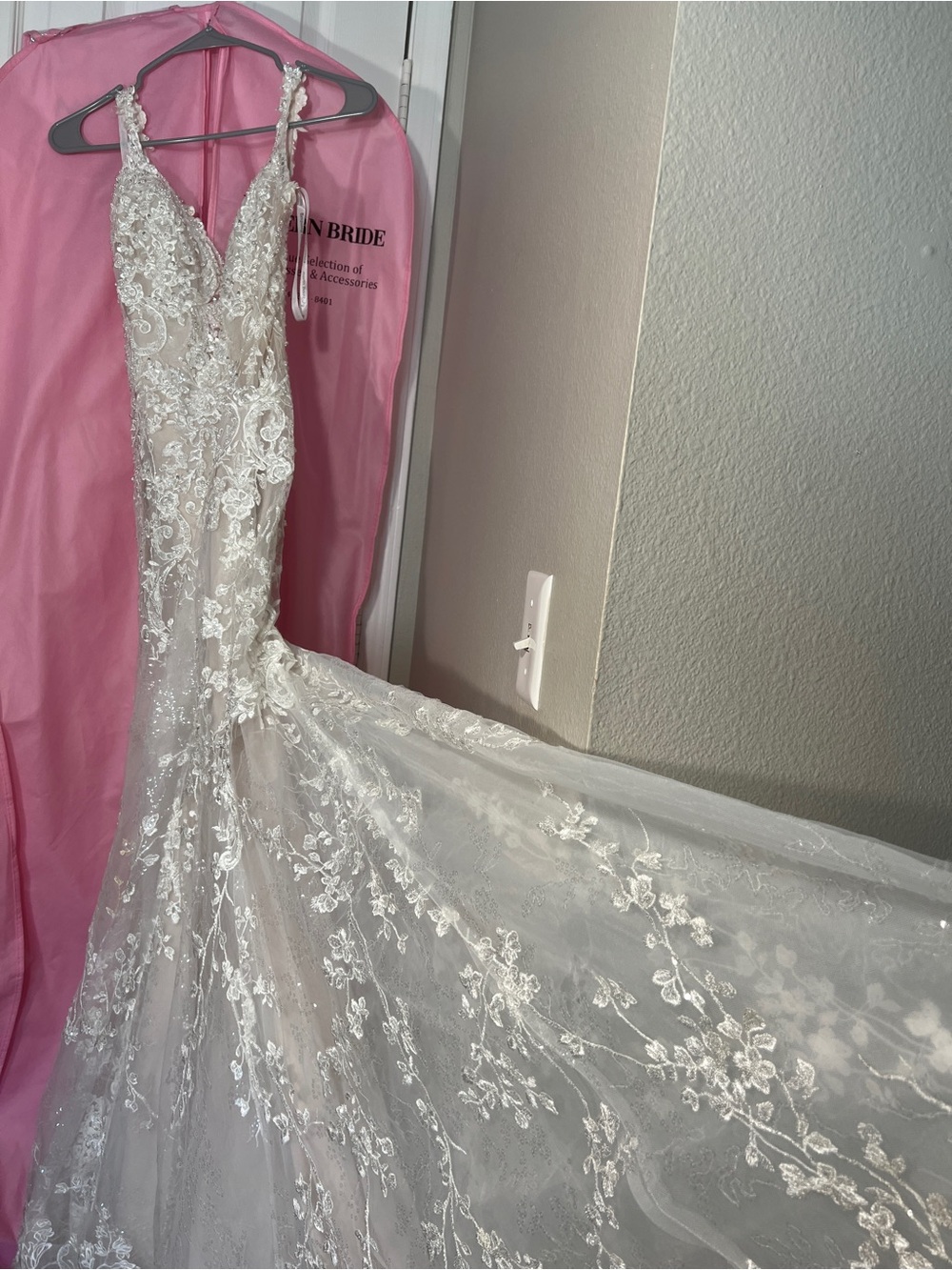 Lace Mermaid Wedding Dress in Ivory